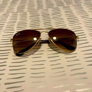 Ray Ban JR. Aviator sunglasses - Unisex - Never been used.